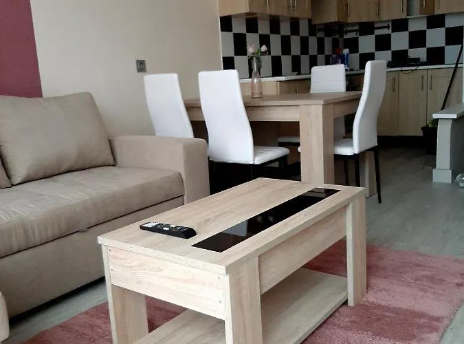 Апартаменти Bright And Quiet With Ocean View