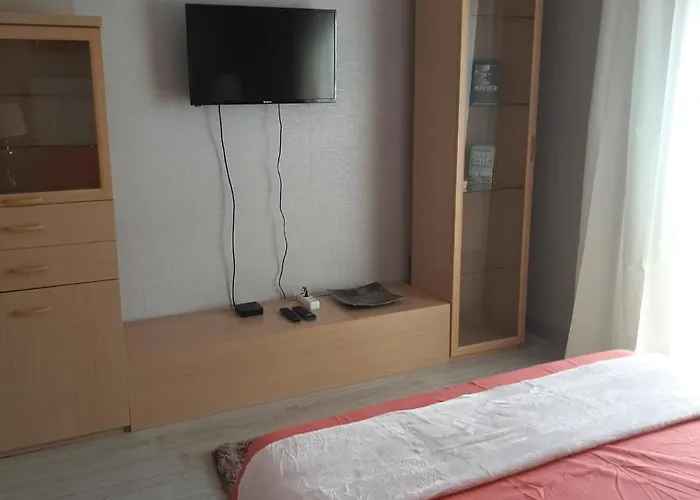 Апартаменти Bright And Quiet With Ocean View *