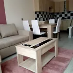 Апартаменти Bright And Quiet With Ocean View